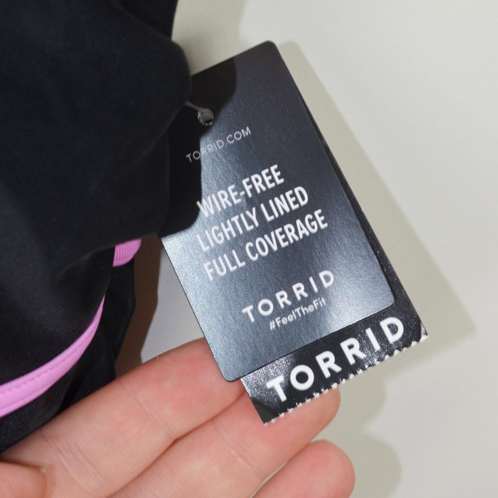 Torrid Black Snake Rose Crop Rashguard NWT - Picture 11 of 11